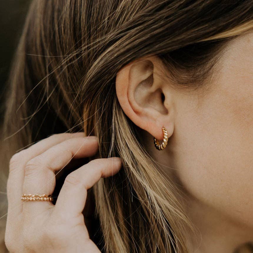 Brooklyn Twist Hoops: Silver