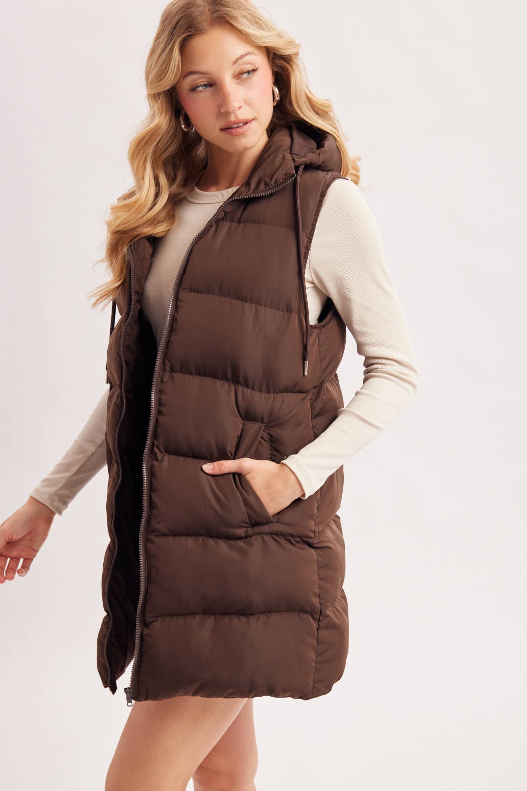 HOODED ZIPPER DOWN LONGLINE PUFFER VEST: CHOCOLATE / M