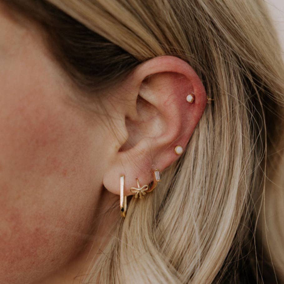 Ava Bow Hoops: Silver