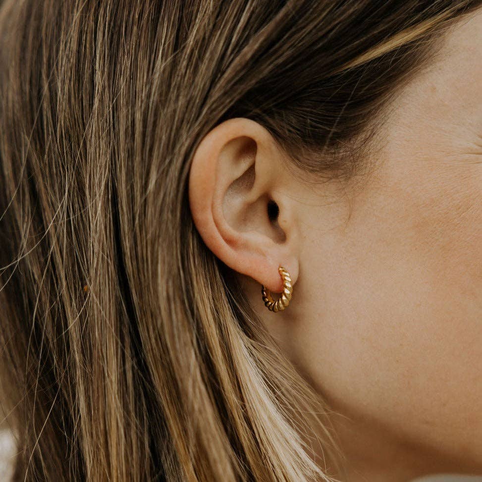 Brooklyn Twist Hoops: Silver