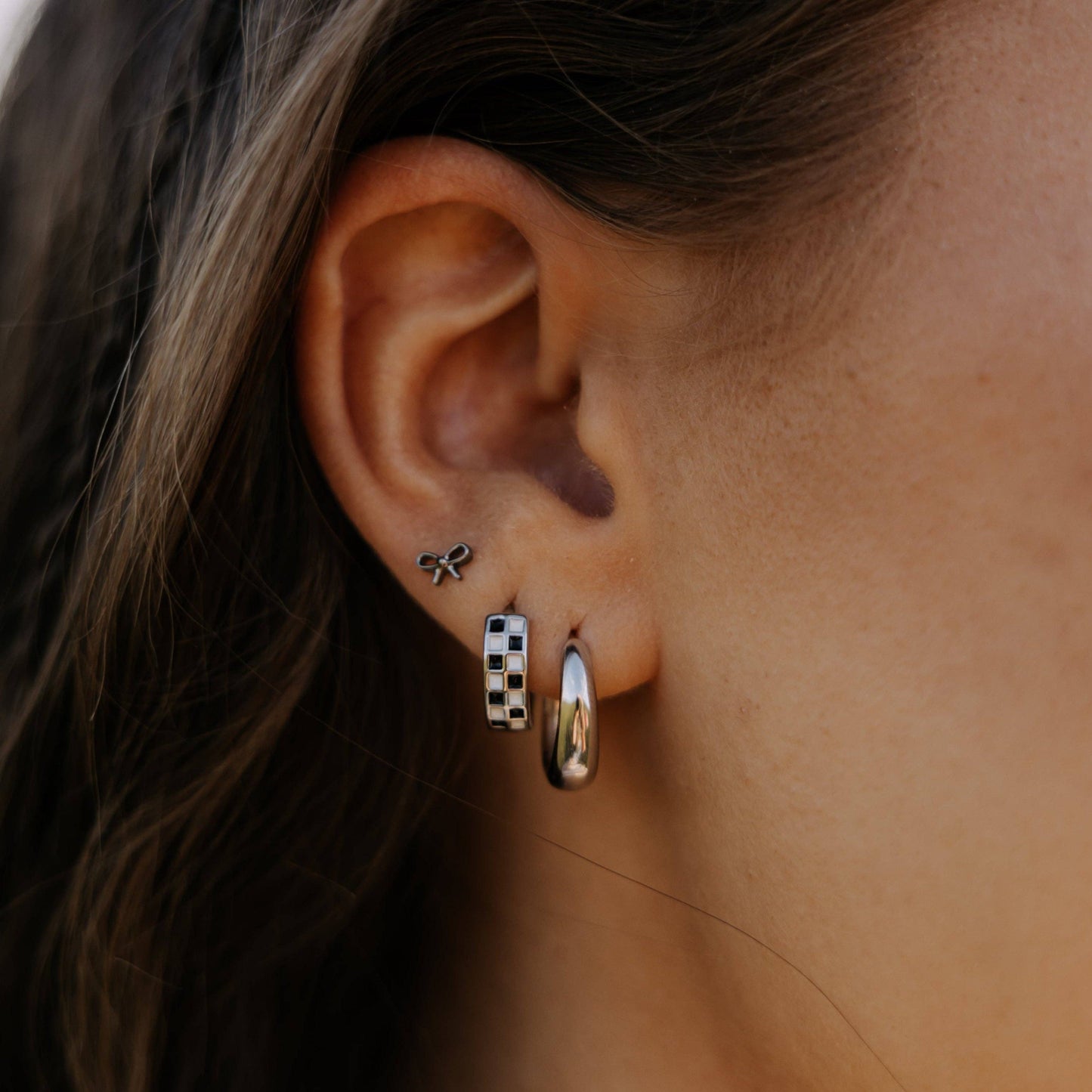 Bow Flat Back Studs: Gold