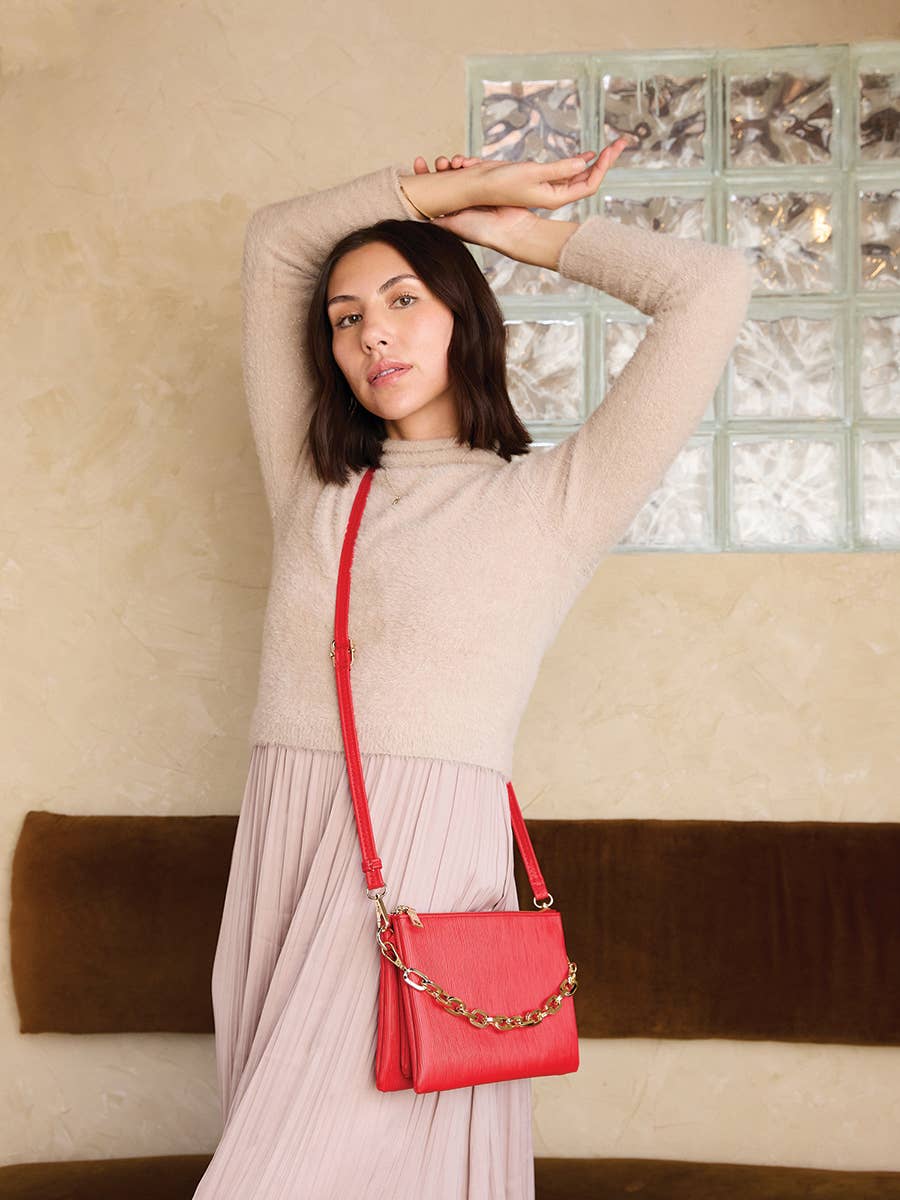 Izzy Textured Crossbody w/ Guitar Strap | M2056TXT : Off White