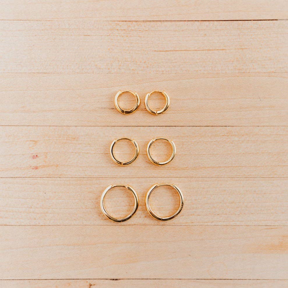 Olivia Essential Hoops: Silver / Medium (17 mm)